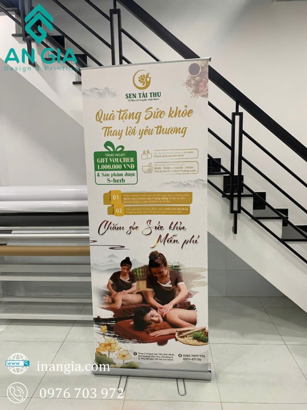 In standee số lượng ít tại xưởng in standee TPHCM